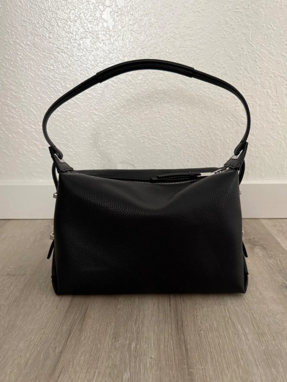 Calvin Klein Women’s Black pebbled Faux Leather Purse NWOT - Picture 2 of 15